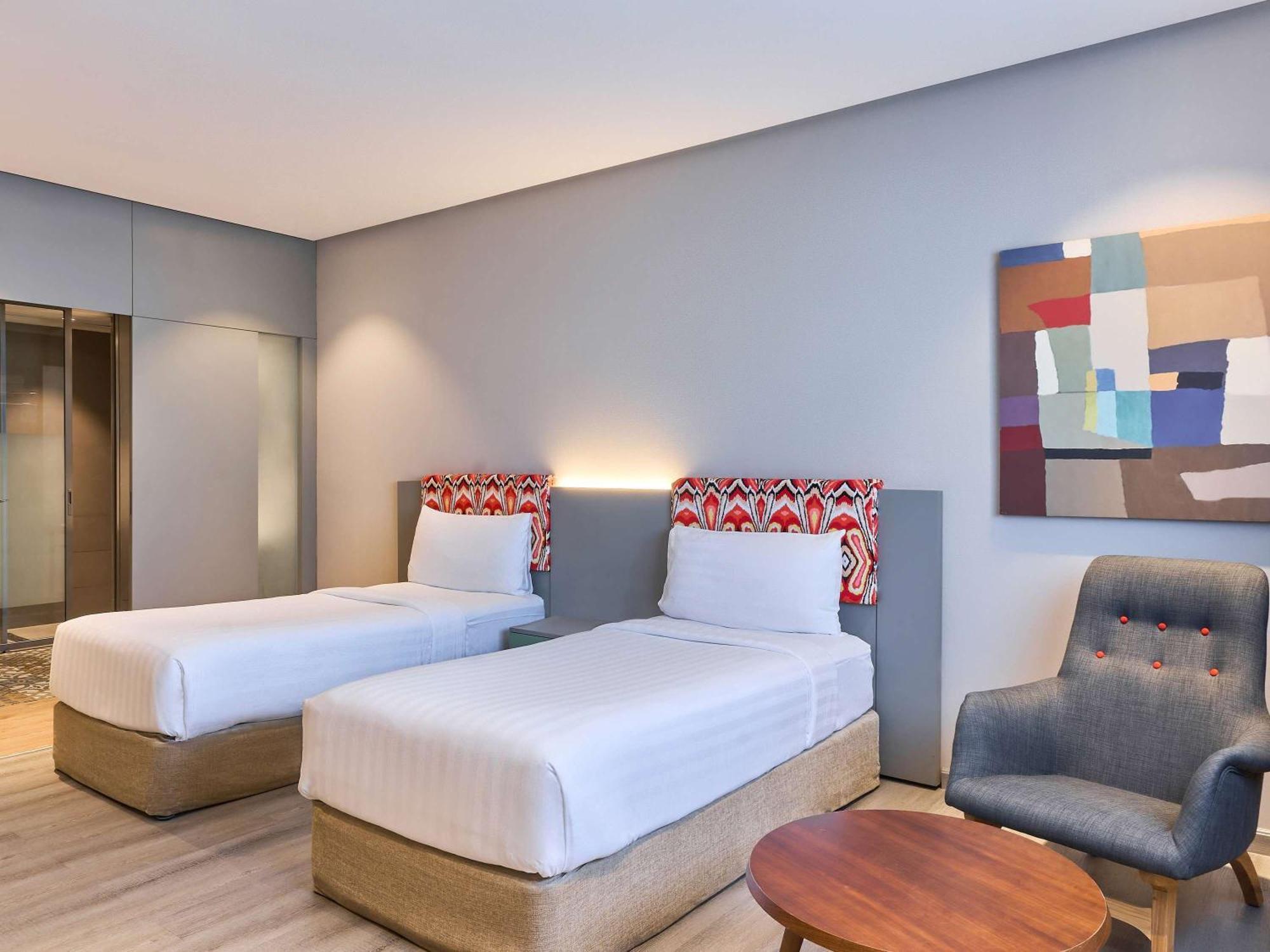 Hotel Ibis Styles Jumeira 3*
